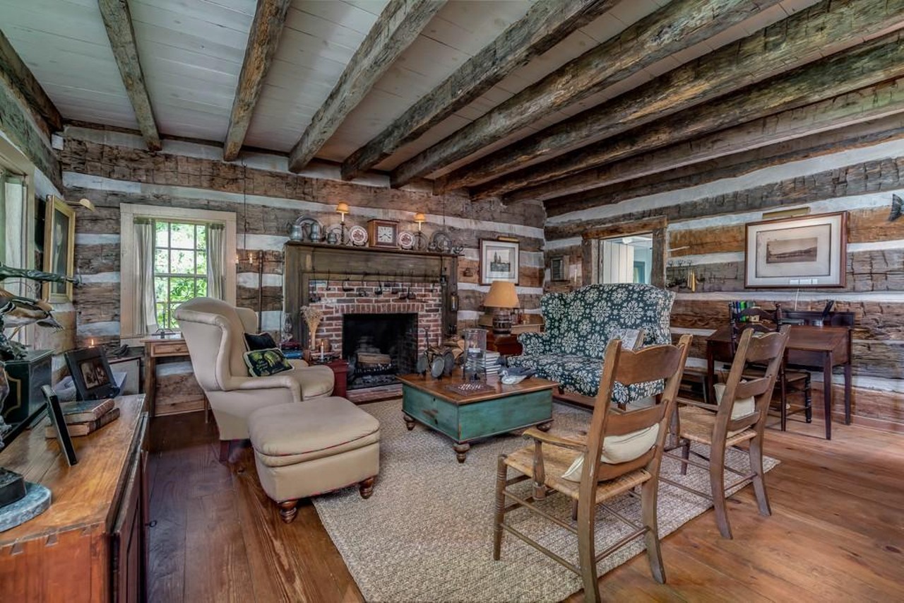 This Old-Ass Missouri Cabin Has Been Transformed Into a Luxury Home [PHOTOS]