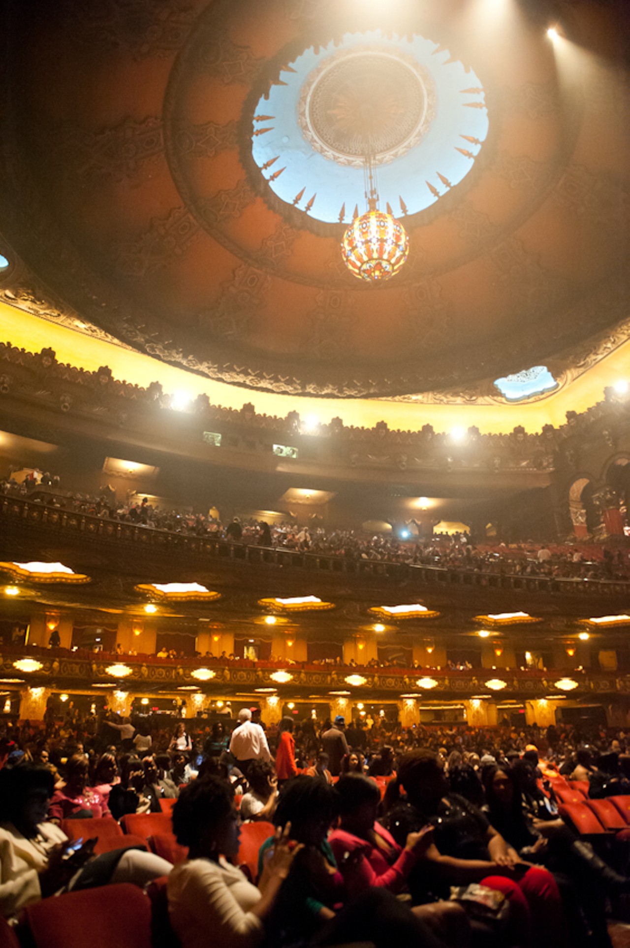 The Fox Theatre begins to fill up as the show is about to get under way.