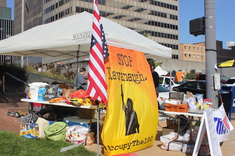 An encampment outside Senator Roy Blunt's aims to sway his vote on Brett Kavanaugh. - DUSTIN STEINHOFF