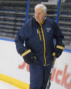 Blues coach Ken Hitchcock is probably mad. - Wikimedia Commons