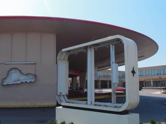 Del Taco is officially gone. Will the flying saucer stay? - Albert Samaha