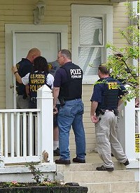 Federal agents this morning - Photo: Chad Garrison
