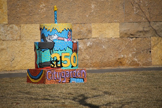 The Citygarden-inspired birthday cake for St. Louis' 250th anniversary. - Paul Sableman on Flickr