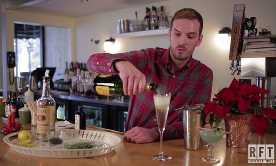 How to Make a Caviar Cocktail for New Year's Eve [VIDEO]