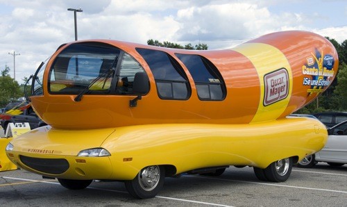 For your visualizing pleasure, behold the Oscar Mayer Wienermobile "Bologna" -- that's right, they have names. Just like blimps! Only punnier! Eat your heart out, Goodyear! - image via