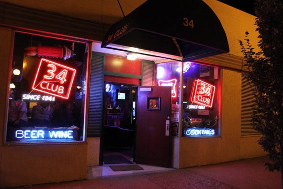 One of the oldest bars in the area, The 34 Club harkens back to the heyday of Gaslight Square. Let 'em keep their squares. - Diana Benanti