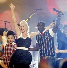 Gwen Stefani and Akon struck gold with "The Sweet Escape," a prime example of the St. Louis native's knack for popular collaboration. - blogodisea.com