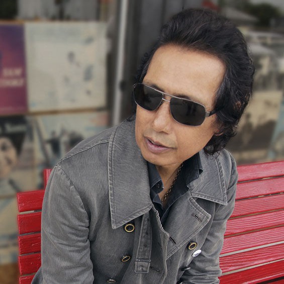 Alejandro Escovedo at Off Broadway, 5/15/12: Review and Setlist