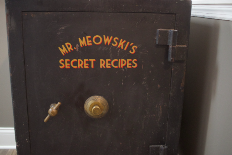 The secrets of Mr. Meowski's. - CHERYL BAEHR
