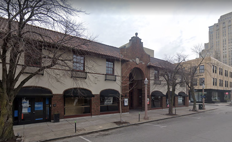 Bar Louie closed its Central West End location just before the pandemic. - VIA GOOGLE MAPS