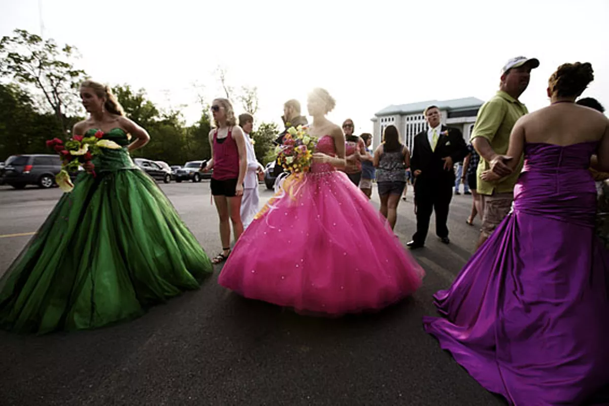 Hoop Dreams: East of St. Louis, the prom attire is right out of