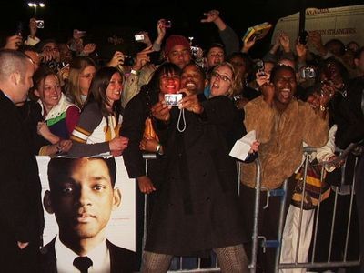 will_smith_at_seven_pounds_premiere_in_st_louis.2767954.36.jpg