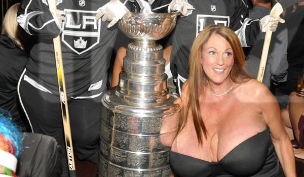 File:Woman's Stanley Cup (35262799530).jpg - Wikimedia Commons