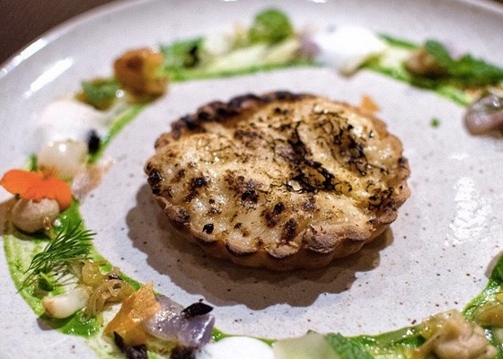 An onion tart at Sidney Street Cafe. | Instagram/@whiskeyandsoba