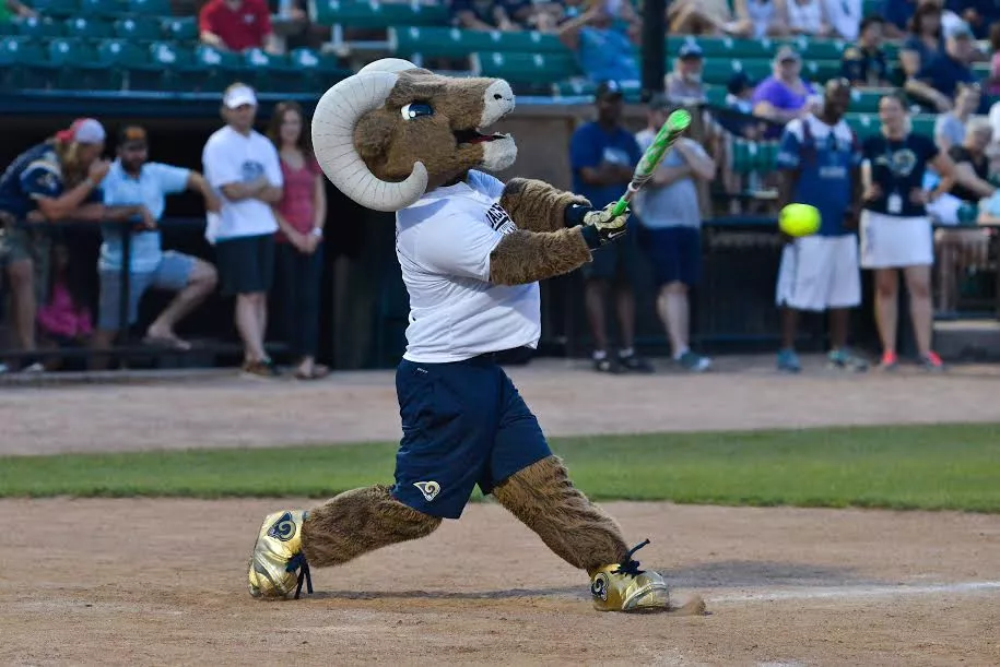 Missouri minor-league team offers to trade tickets for Rams gear