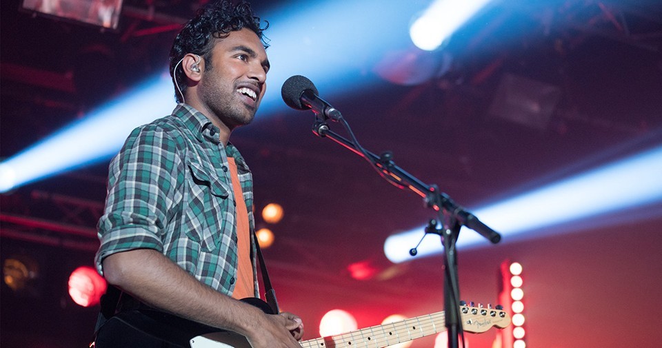 ack Malik (Himesh Patel) is the only guy who knows the music of the Beatles -- in other words, "typical Beatles fan."