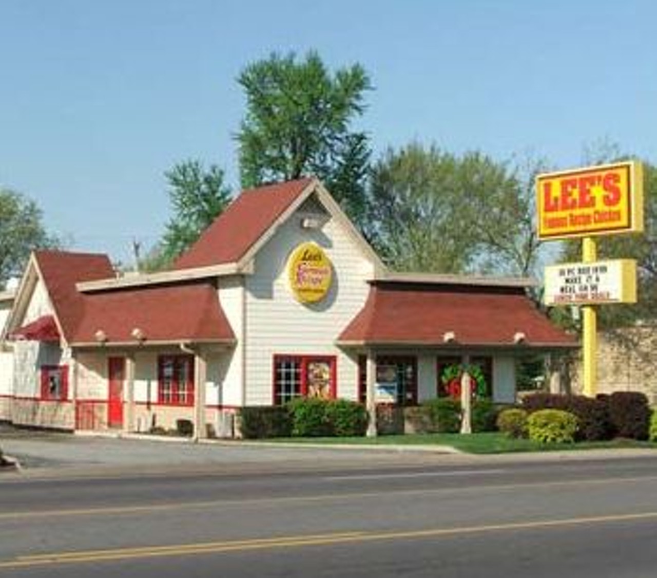 Lee's Famous Recipe Chicken-Benton Park | St. Louis - South City | Fried  Chicken, Restaurants | Restaurants