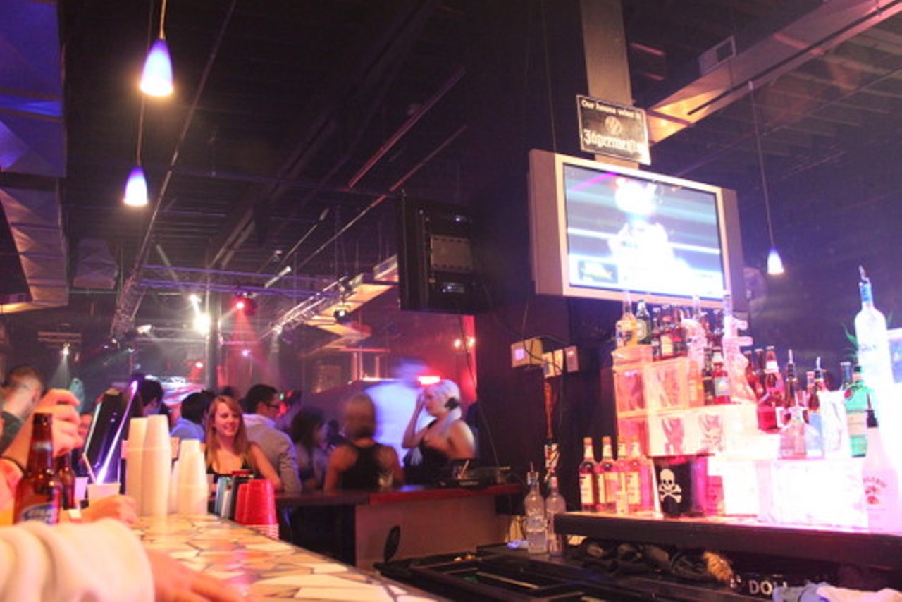Red 7 | St. Louis South City | Bars and Clubs | Music &