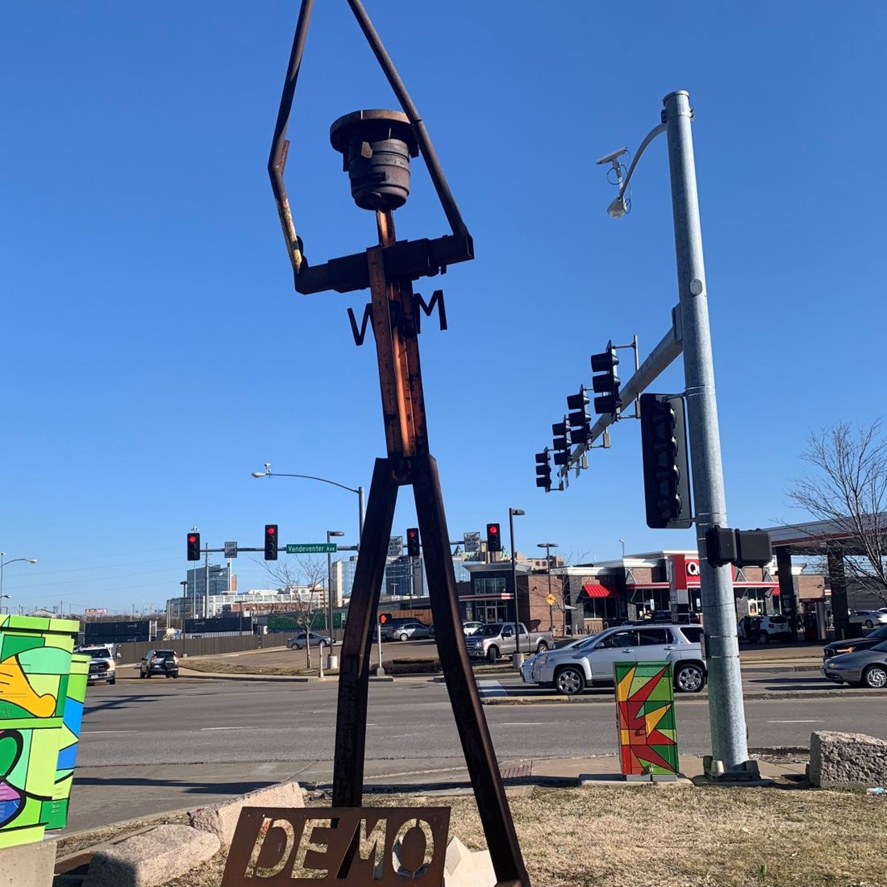 "Demo Man&#148;
Intersection of the exit of I-64 and Vandeventer across from Quick Trip (Vandeventer Avenue, 63110)
Made of scrap metal. The sculpture was created by Bud Knobeloch.
Photo credit: Riverfront Times / @riverfronttimes on Instagram