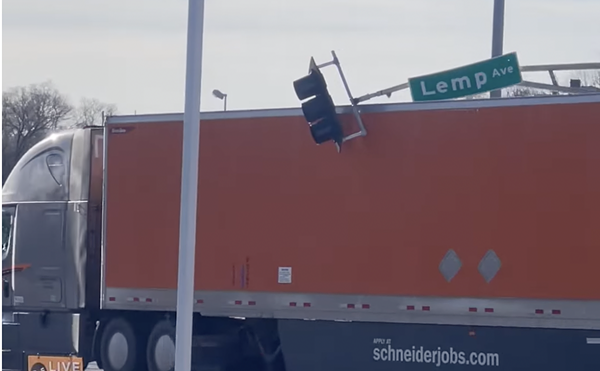 VIDEO: St. Louis Street Sign and Light Pole Take an L Against Semi Truck