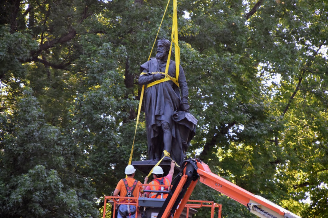 Watch the Columbus Statue Get Removed From Tower Grove Park